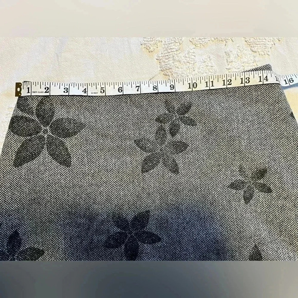 IDEOLOGY Wool Herringbone Tweed Mod Flower Mermaid Skirt Ruffled - Picture 2 of 4